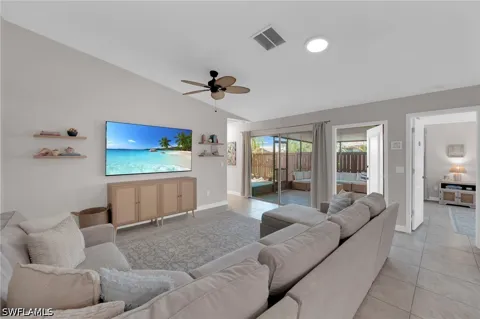 Royal Woods Drive