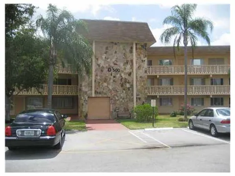500 VILLAGE GREEN CIRCLE W #107