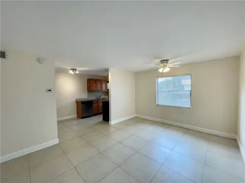 607 NE 29TH DRIVE #18