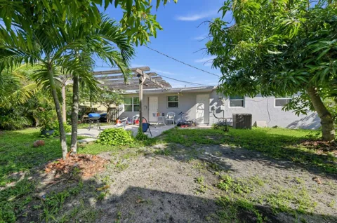 1209 W 26th Court