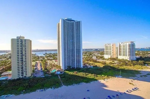 3000 OCEAN DRIVE #33B