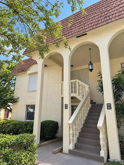 138 S CYPRESS ROAD #218