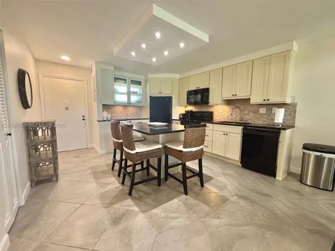 3920 Inverrary Blvd #607C