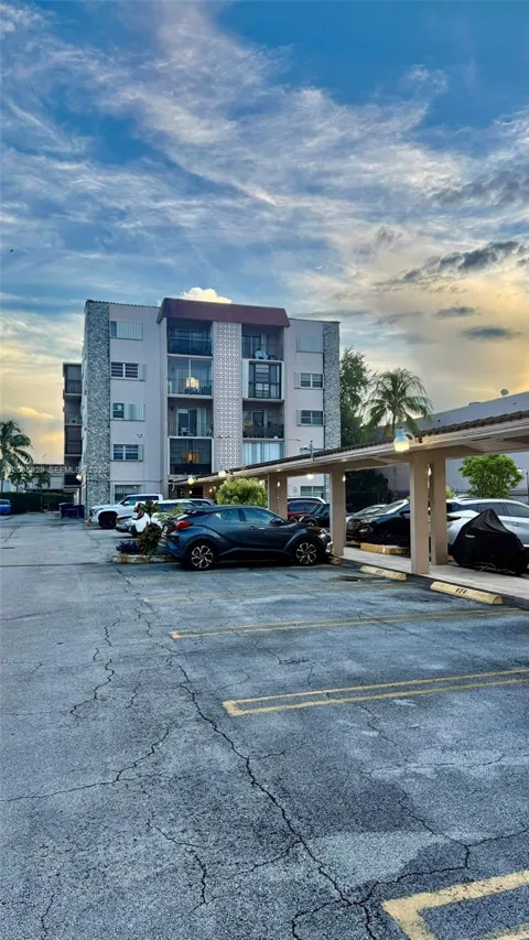 3640 NW 9th St #405