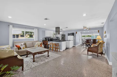 439 45TH STREET