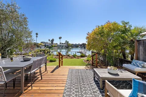 32 Porto Bello Drive