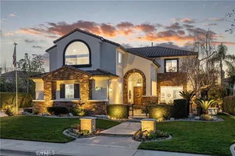 2384 Canyon Crest