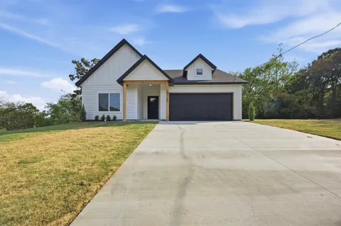 3120 W 36th Place