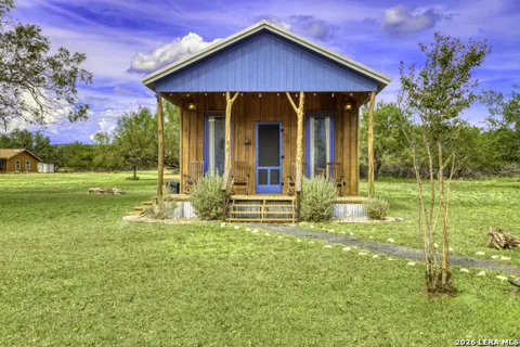297 Squirrel Bend