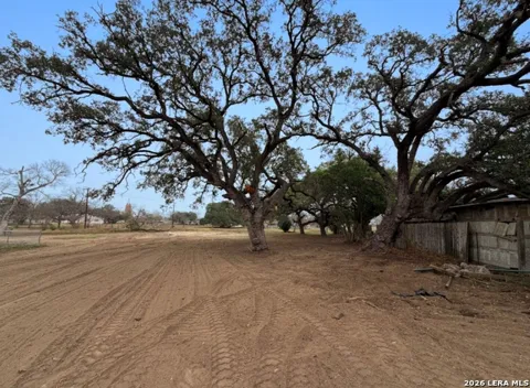 LOT 13 Medina