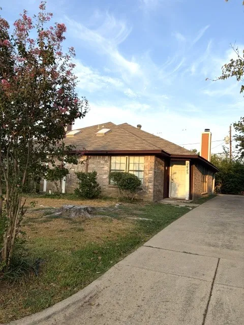 2425 Summer Place Drive