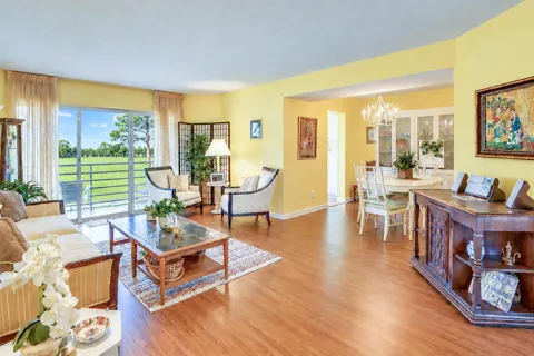 3755 VIA POINCIANA #402