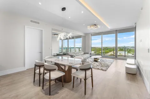 220 Lake Shore Drive #917