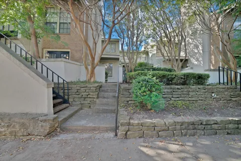 9621 Walnut Street #6106
