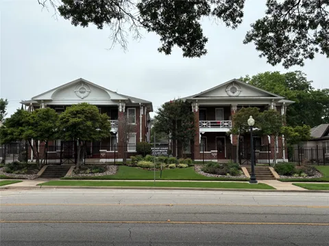 901 Bishop Avenue #C