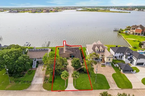 2414 Baycrest Drive