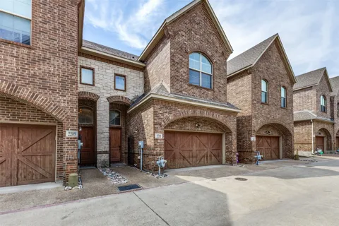 2211 Eriksson Lane