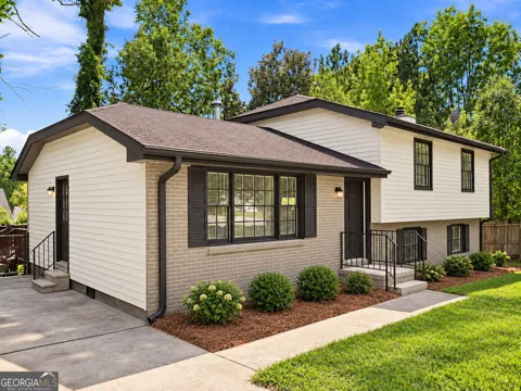 8423 Magnolia DR