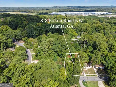 818 Bolton RD NW