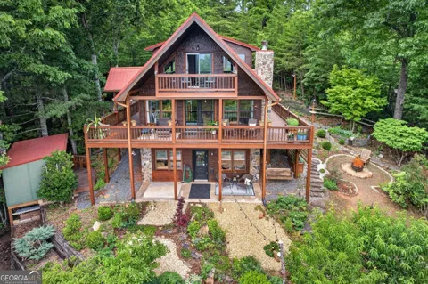 40 Foxfire LN