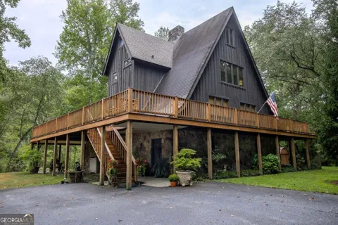 525 Riverside DR