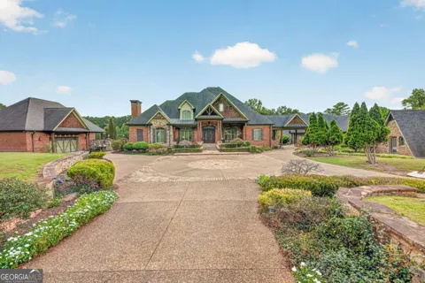 4984 Donald DR