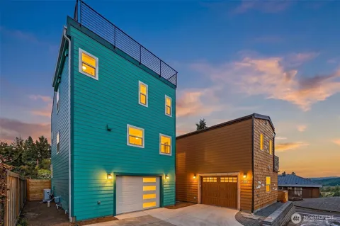 332 NE Elk Place