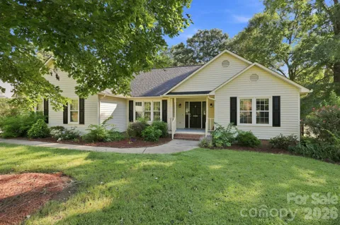 303 Deerfield Circle