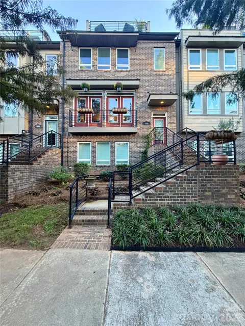 1806 Sunnyside Avenue