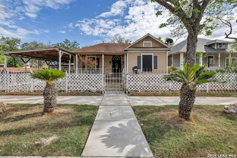 1518 W Travis
