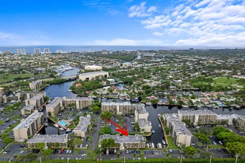 16 ROYAL PALM WAY #205