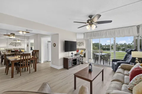 3871 Via Poinciana #407