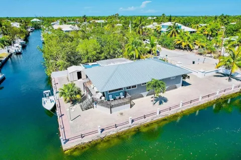 1540 LANTANA LANE