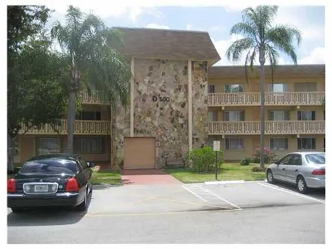 500 VILLAGE GREEN CIRCLE W #107
