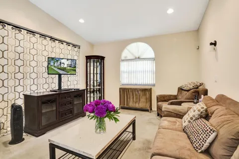 5415 E VERONA DRIVE #I