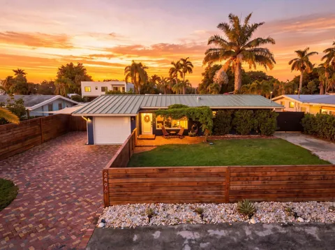 2496 BIMINI LANE