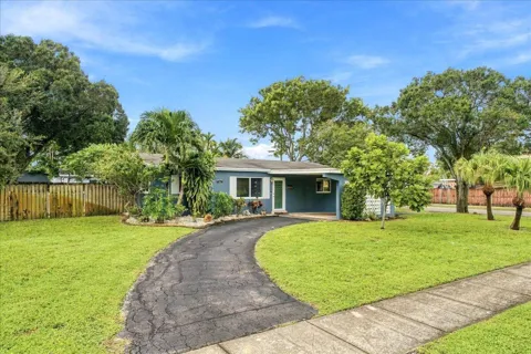 3366 SW 16TH COURT