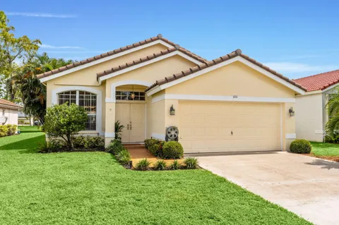 656 LAKE WELLINGTON DRIVE