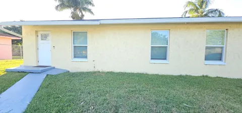 323 SEMINOLE COURT