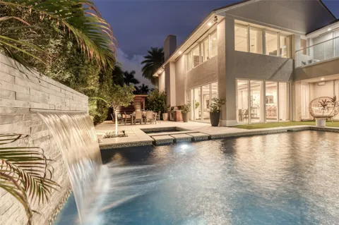 524 Poinciana Drive