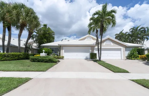 6113 GREENSPOINTE DRIVE #10
