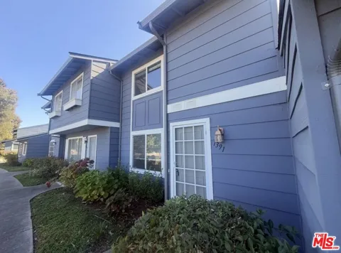 1391 Spring Valley