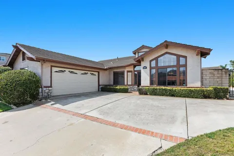 1693 W Country Club