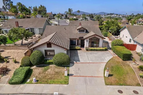1693 W Country Club