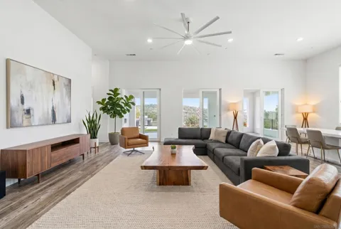 8961 Trailridge