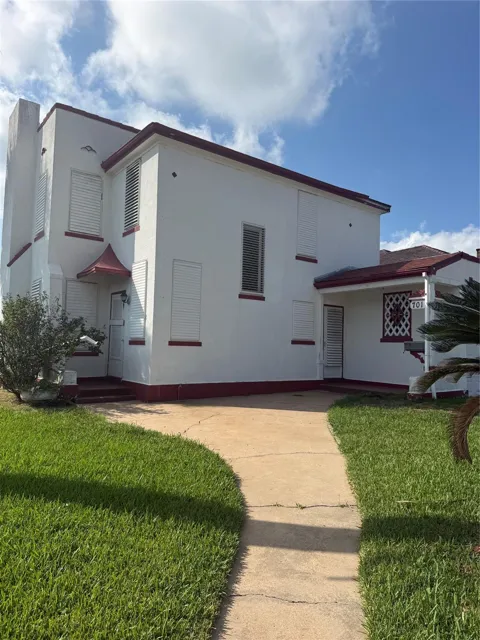 701 Sealy