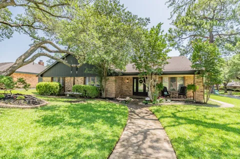 2211 Midhurst Drive