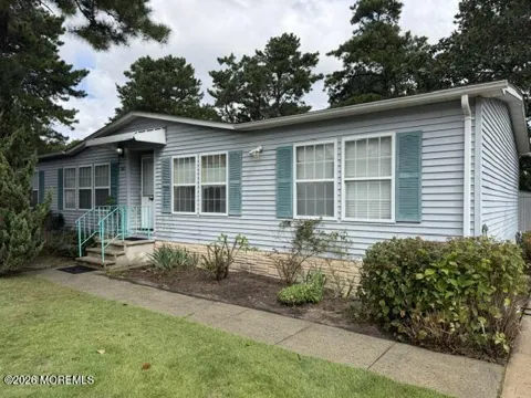 302 Kenwood Court