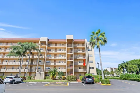 3590 Via Poinciana #216