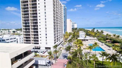 2625 Collins Ave #510